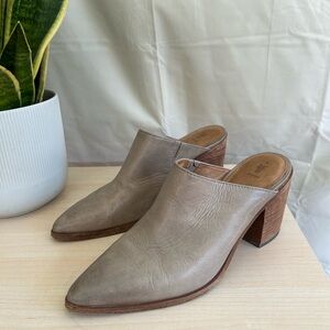NWOT Frye Gray Pointed Leather Mules